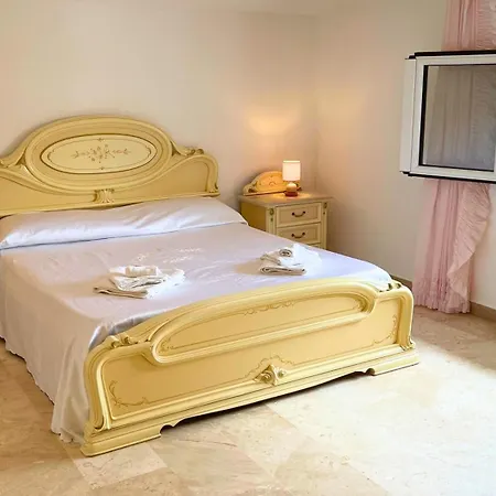 Maison d'hôtes Domo De Aurora - Comfort Olbia